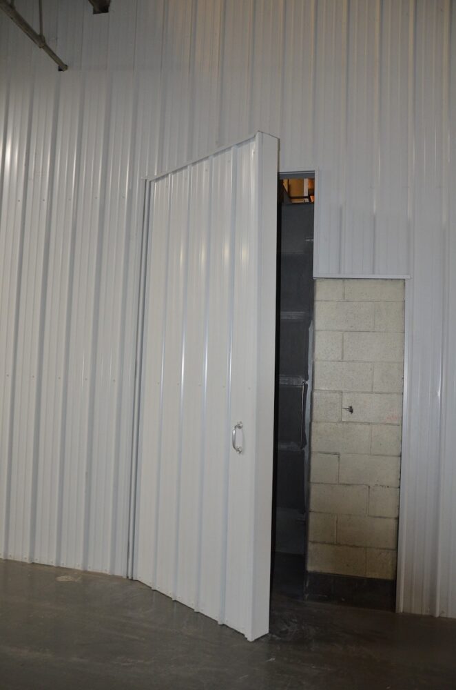 new blockwall with door